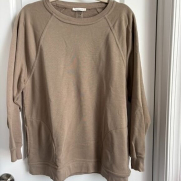 Tan Neuflora crewneck sweater with pockets - Picture 1 of 2
